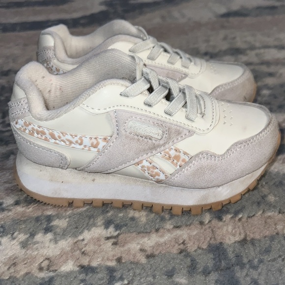 Toddler Reebok Size 8 - Picture 2 of 6